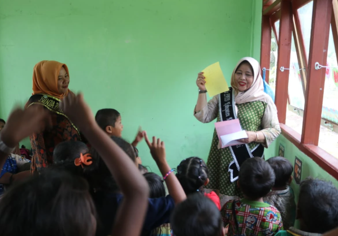 Bunda Paud Meranti Kunjungi anak suku KAT TK Alhidayah di Nerlang