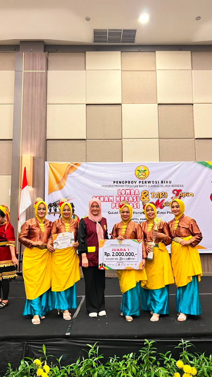 Tampil Memukau, Sri Junjungan Raih Juara Pertama Lomba Tari Zapin Melayu se-Riau
