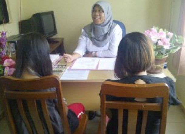 Suami Tega Jual Istri dan Adik Ipar untuk Layani Nafsu Teman-temannya