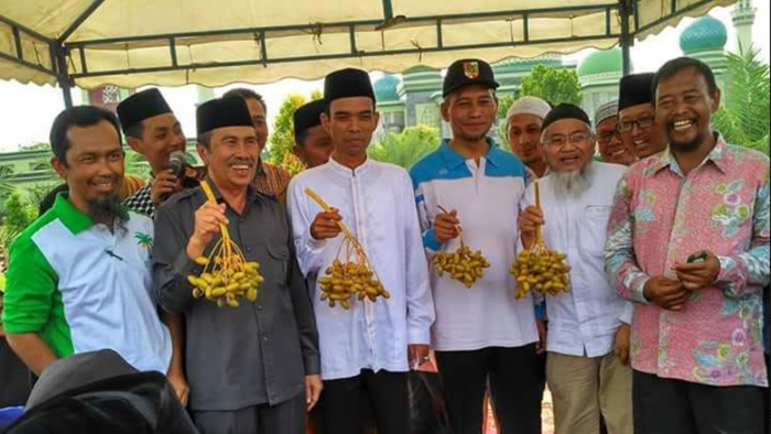 Ada Panen Kurma Bersama IDPA Riau di Halaman Masjid Raya Annur Pekanbaru
