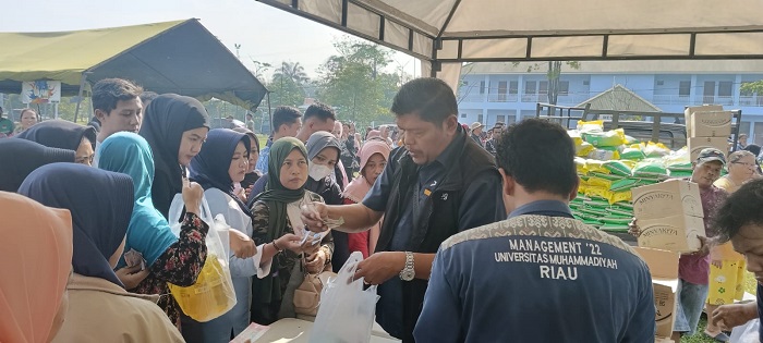 Wawako Apresiasi Pelaksanaan Gerakan Pangan Murah Pemko di HUT TNI AU di Lanud Roesmin Nurjadin