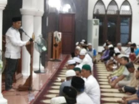 Ramadhan Pertama, Camat Siak Ceramah di Masjid Al-Fattah