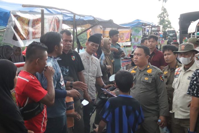 Satpol PP Pekanbaru Tertibkan dan Sosialisasikan Relokasi PKL di Rumbai