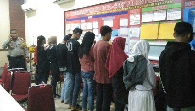 YA TUHAN...Polisi Gerebek Indekos, Enam 'Pasang Haram' Diamankan Usai Pesta Seks, Ada Kondom dan Bercak Darah
