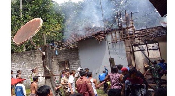 Tiga Petak Rumah di Jalan Banda Aceh Bukitraya Terbakar Petang Tadi