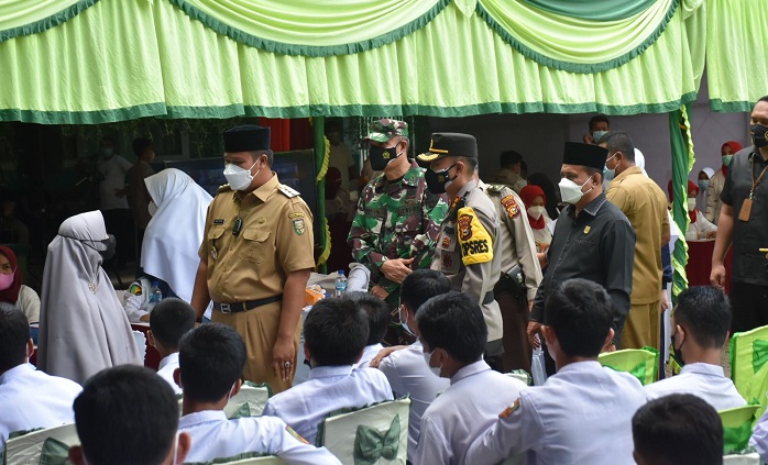 Vaksinasi Merdeka TNI-Polri di Kuansing Dipusatkan di Ponpes KH Ahmad Dahlan Teluk Kuantan