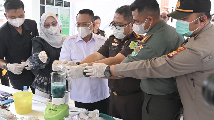 Kejari Rohil Musnahkan Barang Bukti Hasil Tindak Kejahatan Berkekuatan Hukum Tetap