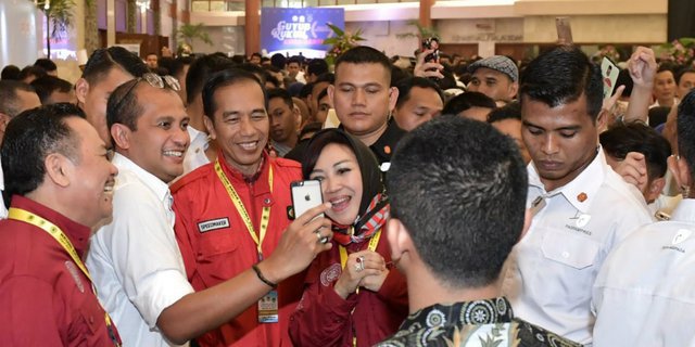 TERUNGKAP...Saat Kuliah Dulu Presiden Jokowi Juga Pernah Ngutang di Warung Makan 