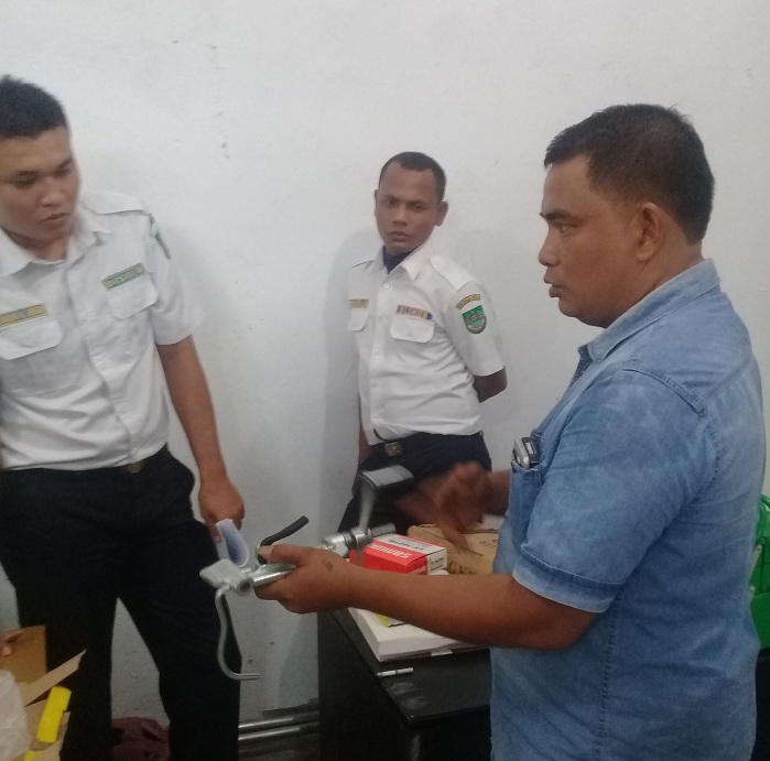Dishub Rohul Lengkapi Peralatan Kerja Petugas Lapangan