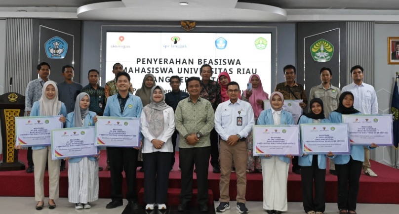 SPR Langgak  Salurkan Beasiswa Untuk Mahasiswa Berprestasi Unri