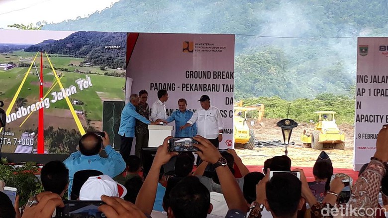 Resmikan Proyek Tol Padang-Pekanbaru, Ini Harapan Jokowi