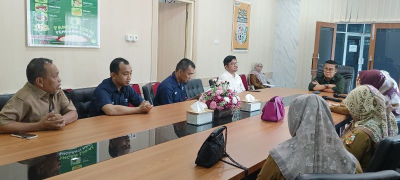 Kepala Dinas Pangan Pimpin Rapat Evaluasi Penyaluran Beras CPP Periode Februari