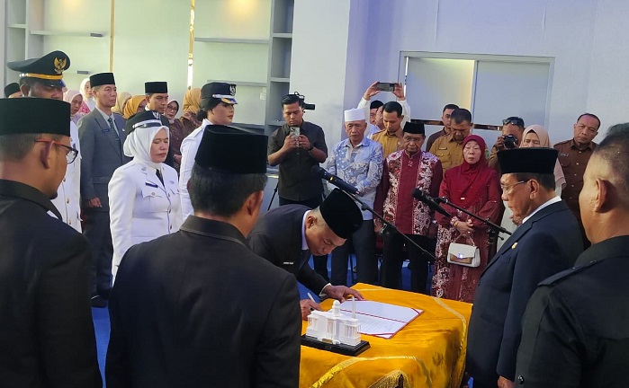 Bupati Rohil Lantik 41 Pejabat Baru, 10 Pejabat Tinggi Pratama