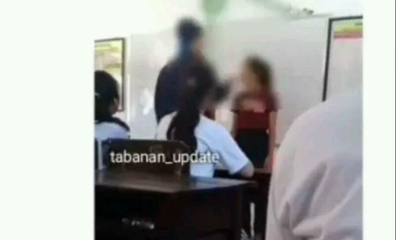 KURANG AJAR...Pelatih Baris Berbaris Tampar 2 Siswi SMP, Suara Tempelengannya Kencang Banget 
