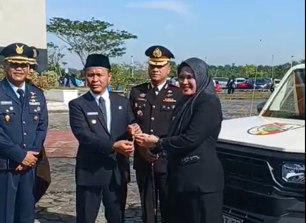 15 Kecamatan di Pekanbaru Diberi Mobil Operasional Hilux Rangga