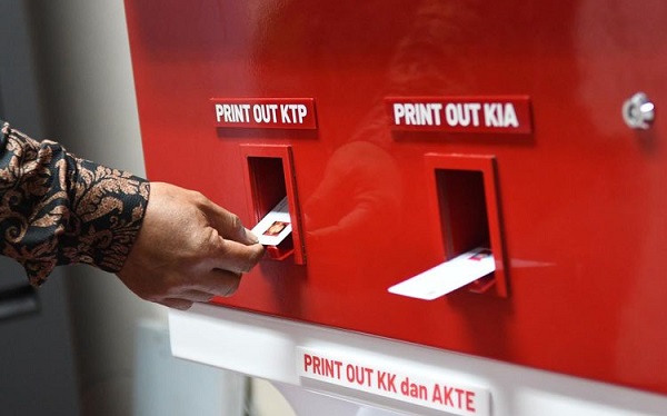 Tak Perlu Nunggu dan Antre Lagi, Ini Mesin Cetak Mandiri E-KTP, KK dan Akte di Kantor Dukcapil