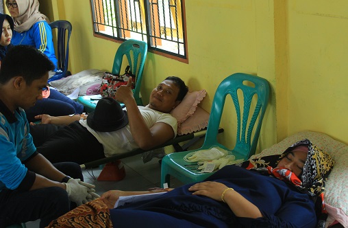 Mahasiswa KKN UIN Suska Adakan Donor Darah dan Pemeriksaan Kesehatan Gratis 