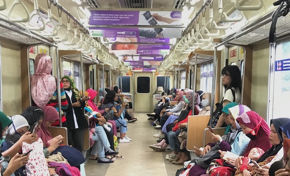 Minta Kereta Rel Listrik Disetop, Anies: Sudah Saya Sudah Ajukan Dua hari Lalu,  Pemerintah Pusat Nunggu Bansos Turun