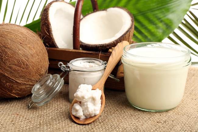 Manfaat Minyak Kelapa Bagi Kesehatan dan Kecantikan