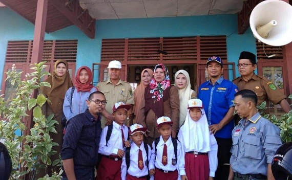 Alhamdulillah...Dulu Mengemis Sampai Tidur di Jalan, Kini Empat dari Sembilan Bersaudara Ini Sudah Berseragam Sekolah...