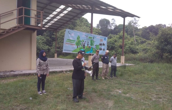 Meriahkan HPSN, TNTN Glar Aksi Bersih-bersih di SPTN Wilayah I Lubuk Kembang Bunga