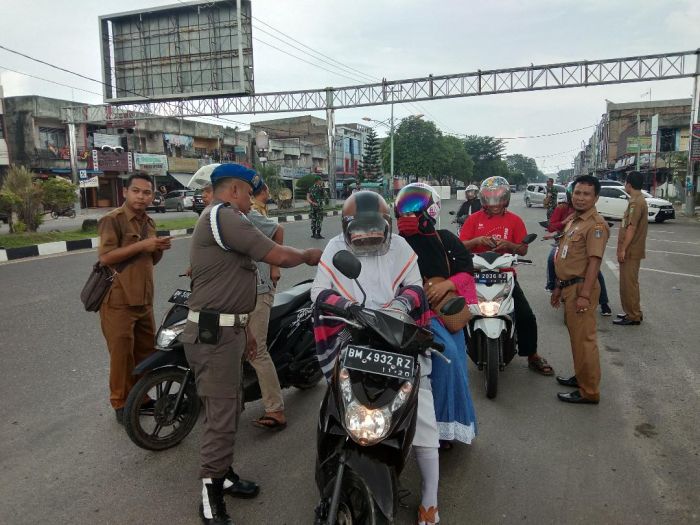 Satpol PP Dumai Gelar Razia KTP di Jalan Umum