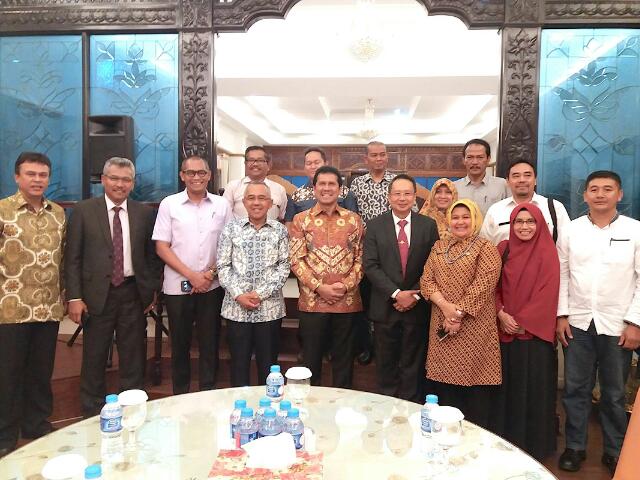 Gubri Ramah Tamah dengan Menpan RB di Kediaman 