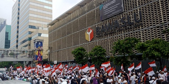 Dikepung Ribuan Massa Demonstran,  Begini Penampakan  di Depan kantor Bawaslu RI