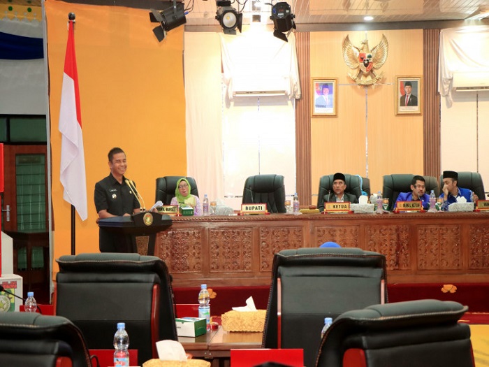 Bupati Kampar Sampaikan Jawaban Pemerintah Terkait  APBDP