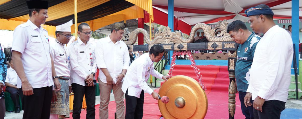 Buka Event Pacu Jalur Mini, Wabup Tekankan Pemberdayaan UMKM Desa Sukaraja