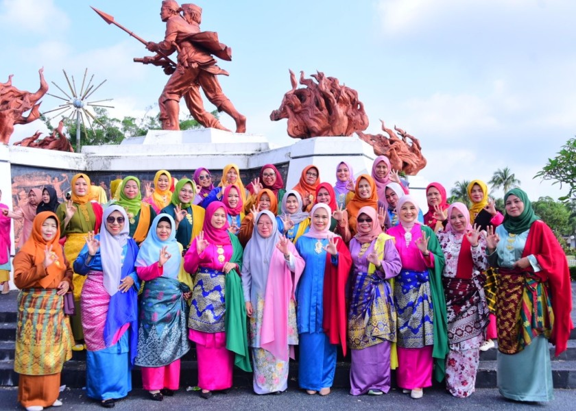 GOW Bengkalis Turut Pecahkan Rekor MURI Tari Zapin Massal Berkebaya Laboh Kekek