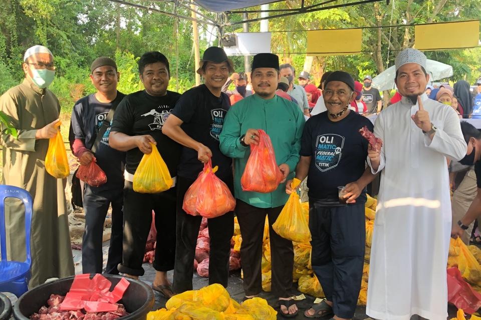 Purna Praja IPDN Berkurban di Masjid Asyuhada Pekanbaru 