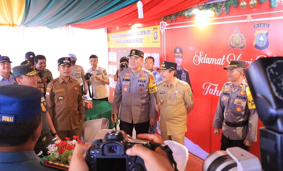 Pj Wali Kota, Gubernur, dan Forkopimda Riau Pantau Pengamanan Gereja dan Stok Beras Bulog