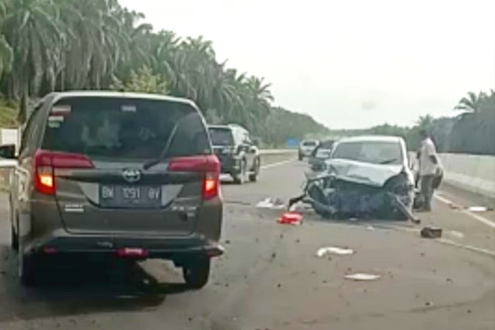 Kecelakaan Tunggal di Tol Pekanbaru - Dumai, Ayla Rusak Parah
