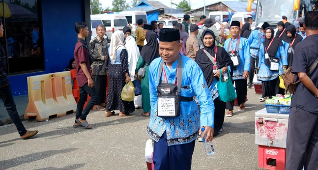 333 Jemaah Haji Siak Diberangkatatkan Via Pelabuhan Buton ke Batam