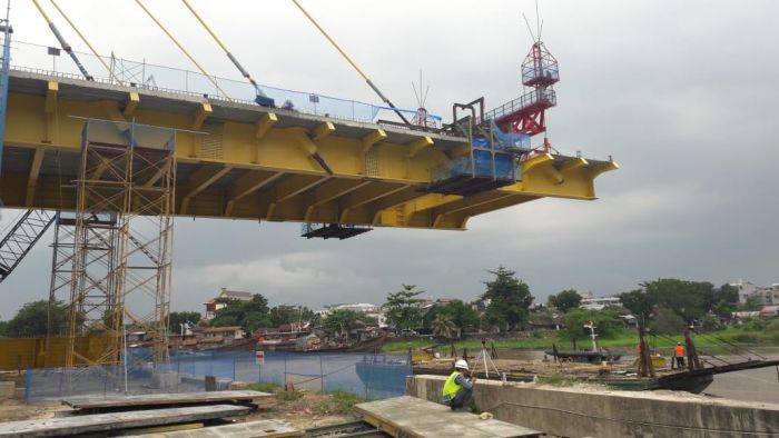 Dewan Minta Jembatan Siak IV Harus Rampung Tahun Ini, Gubri: Crane-nya Ditembak Petir