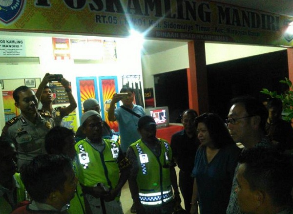 Polisi Jepang Ini Heran dengan Poskamling di Riau, Katanya...