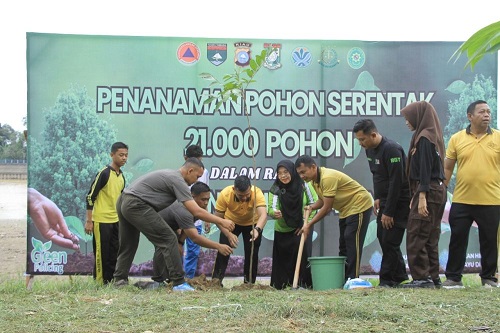 Janji Nyata di Hari Pohon Sedunia: 21.000 Nyawa Baru Berakar di Tepian Sungai Indragiri