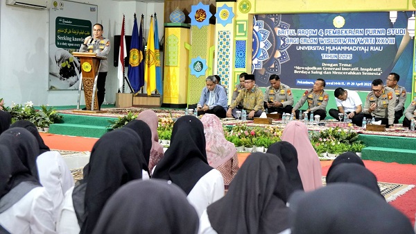 Dihadapan Ka. Polda Riau, 388 Mahasiwa Purna Studi UMRI Terima Pembekalan Dan Gelar Baitul Arqam