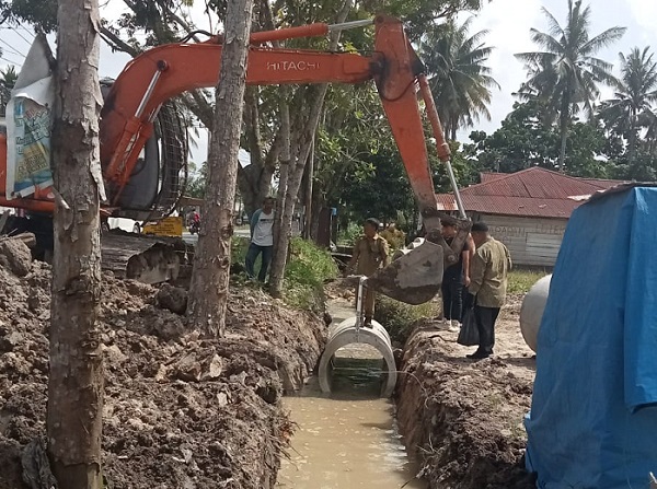 Parit Sepanjang Jalan Pesantren Sudah Dinormalisasi
