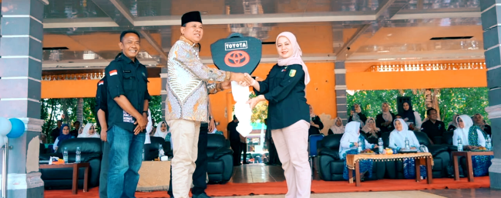 Bupati Lepas Pawai 1 Muharram dan Serahkan 10 Ambulans