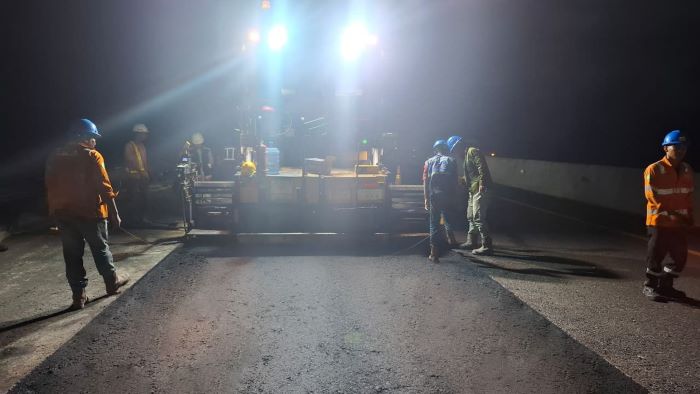 Hutama Karya Lakukan Perawatan di Beberapa Titik  Jalan Tol Pekanbaru - DUmai