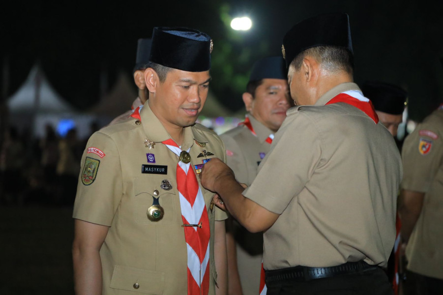Masykur Tarmizi Terima Penghargaan Lencana Darma Bakti Gerakan Pramuka