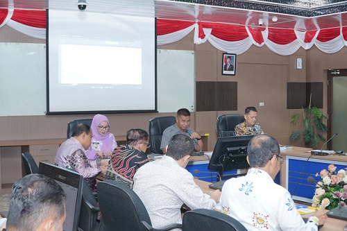 Bupati Kampar Pimpin Rapat Pembahasan Lanjutan Penyesuaian Pendapatan dan Efisiensi Belanja Daerah  2025