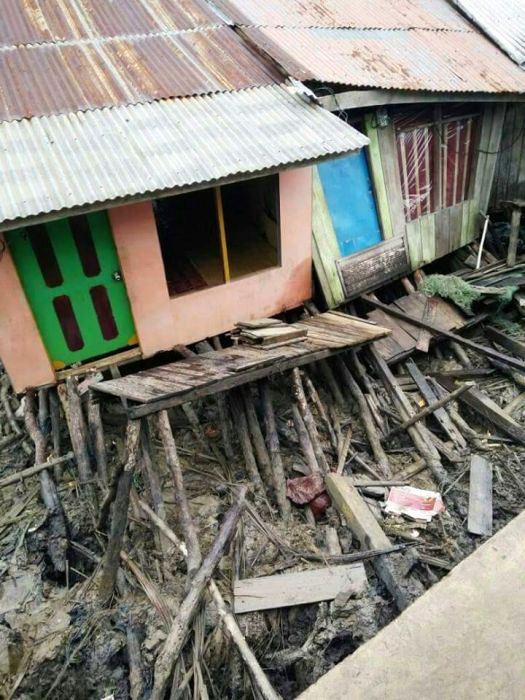 Longsor Landa Pemukiman Warga Tanah Merah, 3 Rumah Rusak, 15 KK Jadi Korban
