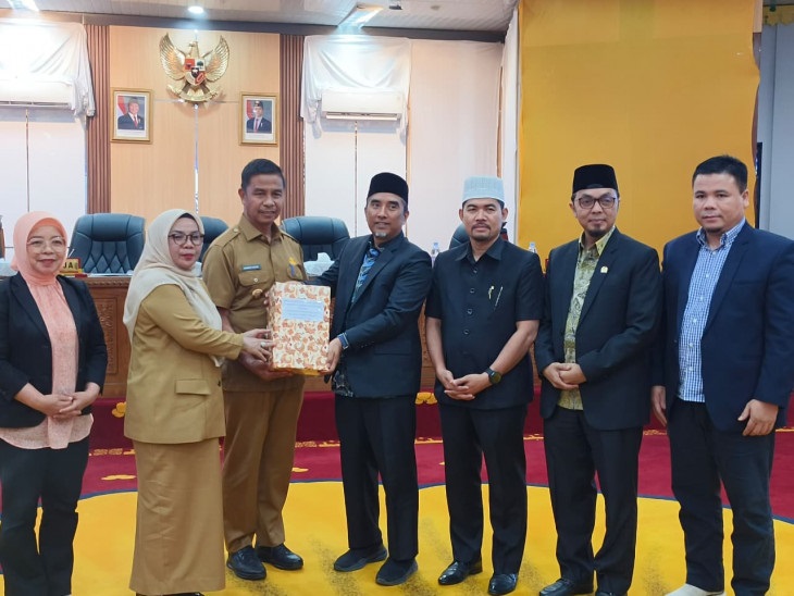 Bupati Kampar Sampaikan Nota Keuangan RAPBD 2026 Sebesar Rp2,64 Triliun
