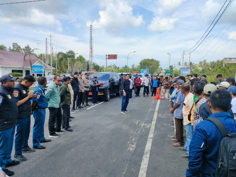 Pastikan Keamanan Nataru, Bupati Bengkalis Tinjau Posko di Pelabuhan BSL dan Roro Air Putih