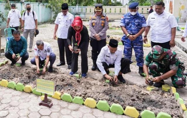 Bersama TPID Riau dan  Bank Indonesia, TPID Dumai Launching Gerakan Tanam Cabai kepada Masyarakat 