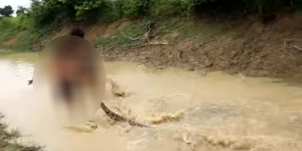 Astagaaa...2 Bocah Ini Berniat Tangkap Ikan, Eh yang Dapat Malah Ular Besar