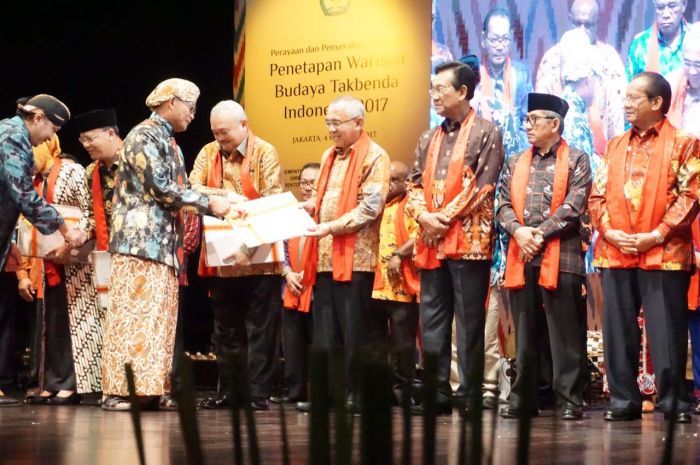 Gubri Terima 11 Sertifikat WBTB dari Kemendikbud RI